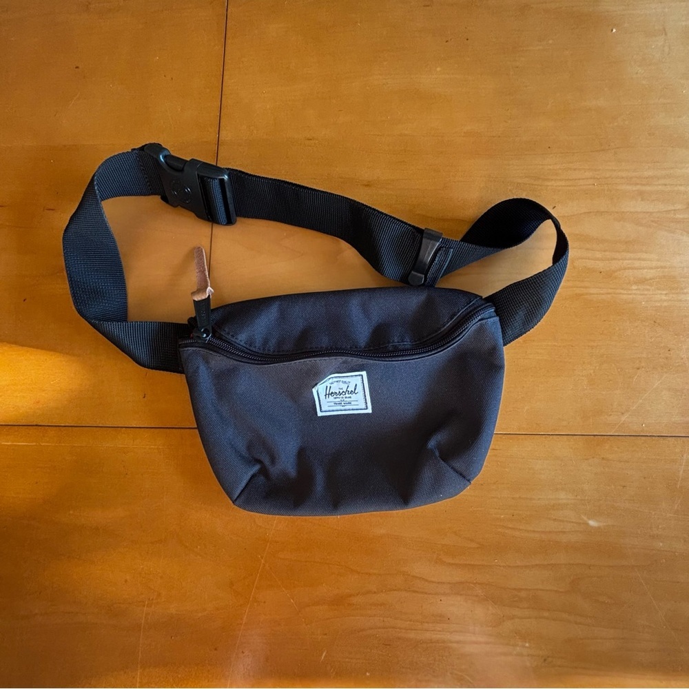 Herschel black waist belt Fanny pack
